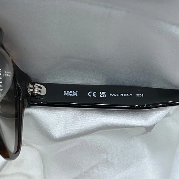 MCM Sunglasses NEW IN BOX *Below Cost: Firm* display picture 1